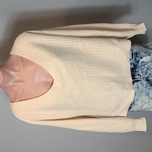 J. Crew Sweaters - J.Crew Ribbed Cashmere Oversized V-Neck Sweater Size S In Vanilla Cream BJ578